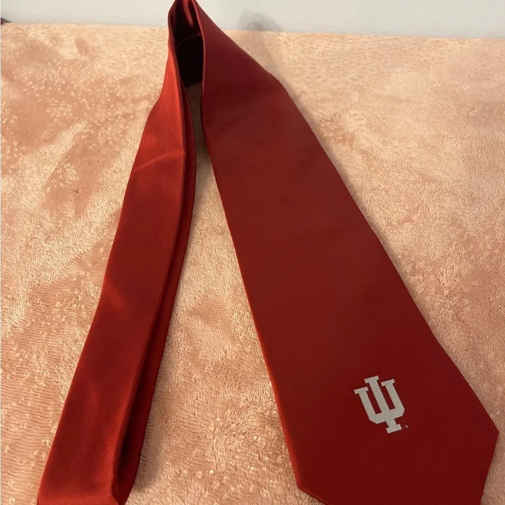 Elegant Red Men's Tie with IU Emblem